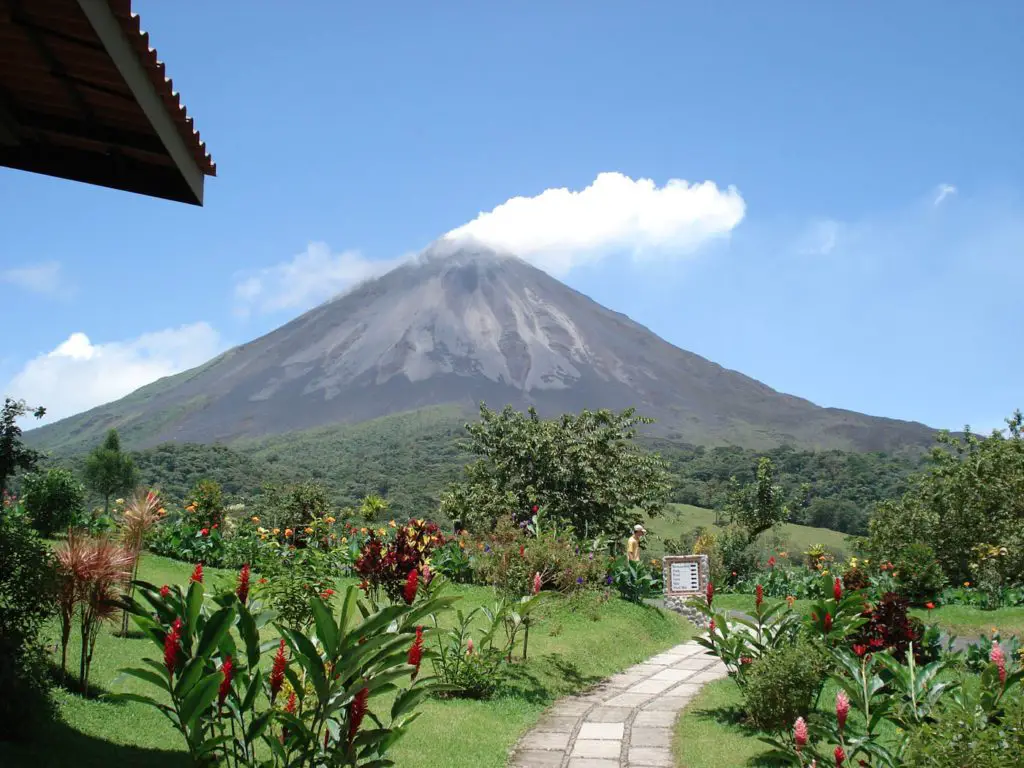 arenal-volcano