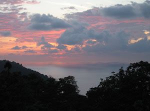 Costa Rica sunset over Pacific Ocean. www.delapuravida.com