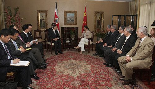 Chinese Chancellor visits Laura Chinchilla in Costa Rica