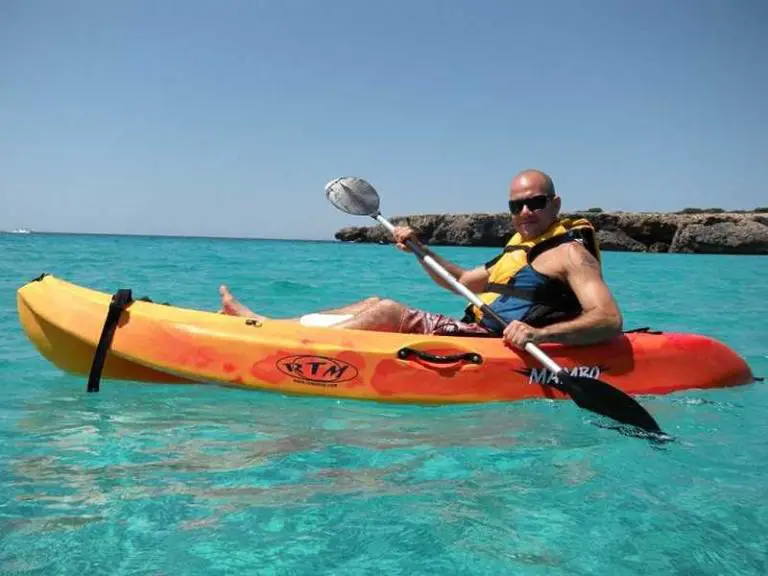 Costa Rica retirement: Sea kayaking for seniors