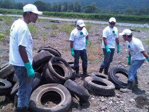 tire-cleanup
