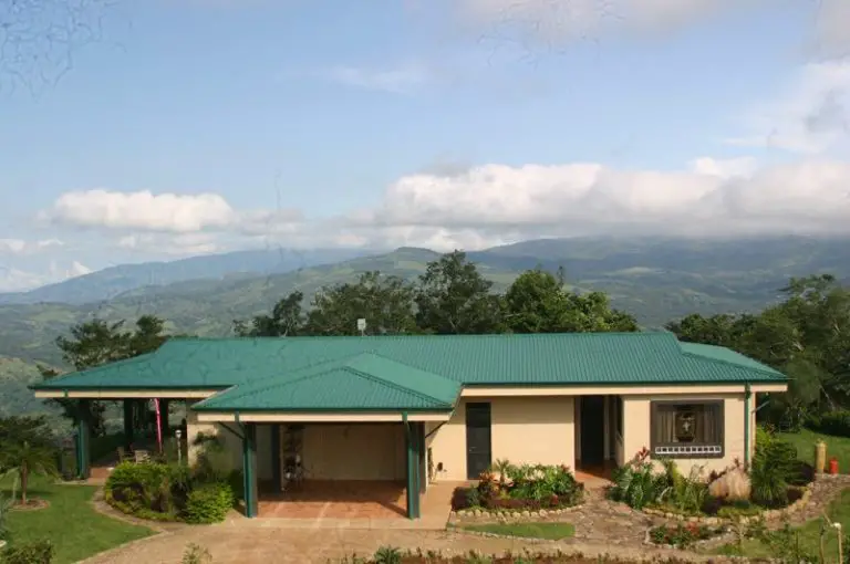 Mountain Top Bed & Breakfast with Private Cabins