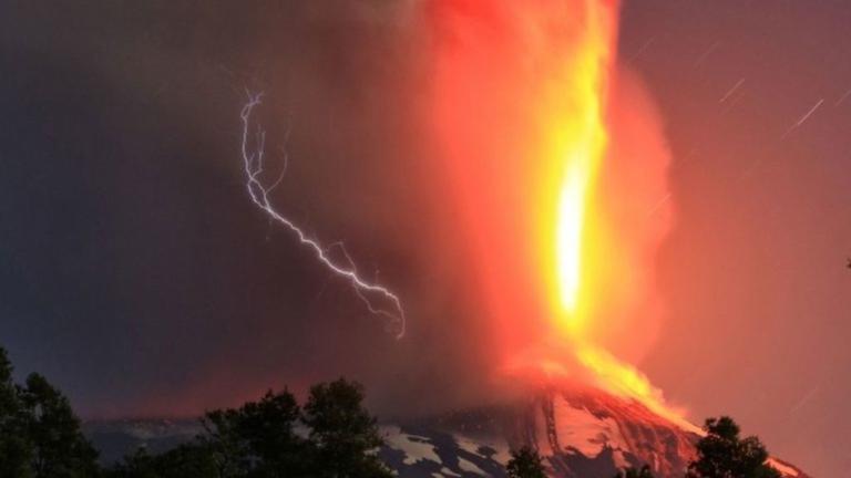 Chile’s Villarrica Erupts, Over 3,000 to be Evacuated