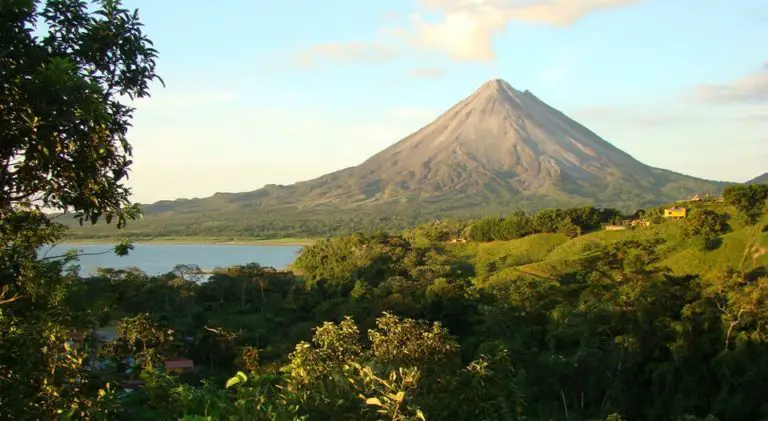 Advantages and Disadvantages of Living in a Country with Lots of Volcanoes