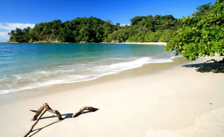 THE MOST BEAUTIFUL BEACHES TO VISIT IN COSTA RICA
