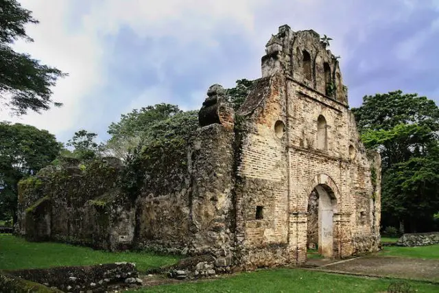 Ruins of the Immaculate Conception Church, Ujarras
