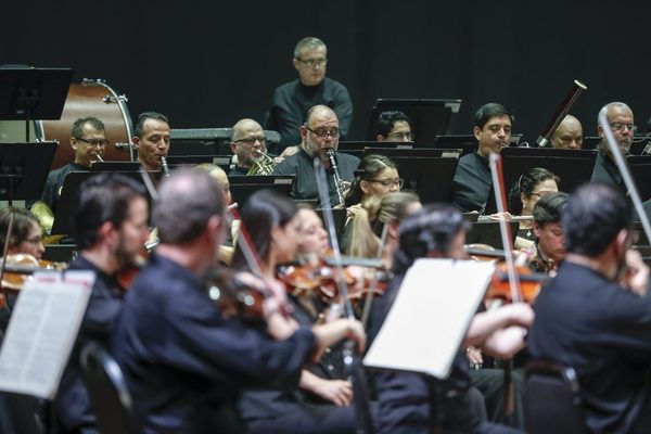 National Symphonic Orchestra during its participation in the Latin Grammy Awards