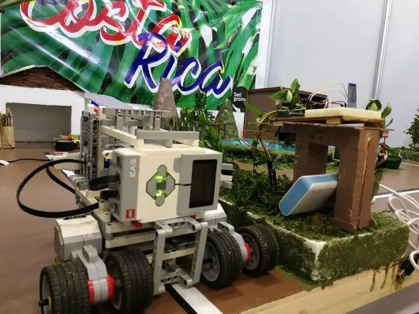 Robot prototype created by students of the Professional Technical College of Platanar and shown at the World Robotics Olympiad