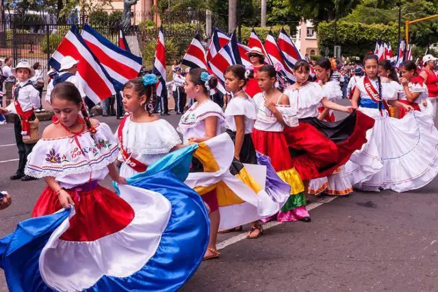 Parade in commemoration of the Costa Rican Democracy Day