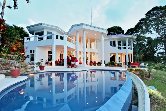 Estancia Luxury Estate, Lagunas