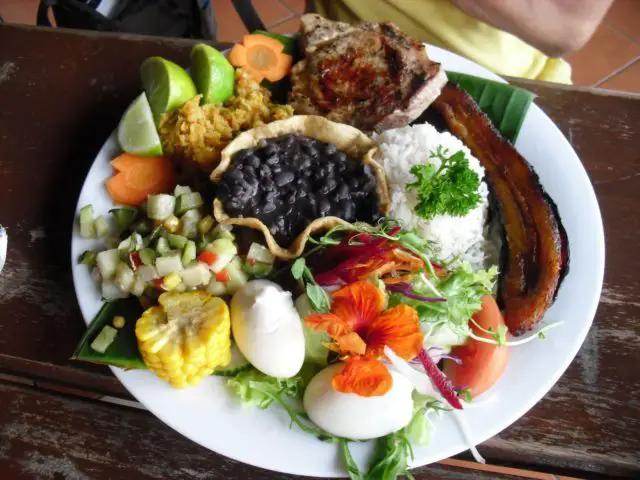 Casado represents the great mixture of the Costa Rican cuisine.
