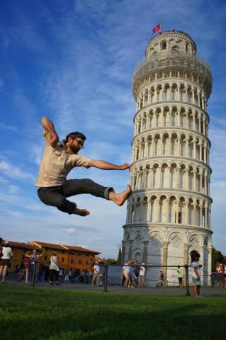 Many tourists like to "trick" their photos with funny effects.