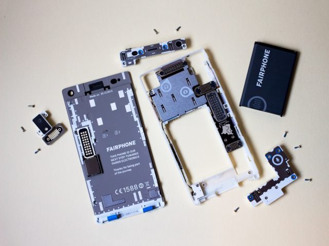 The modular parts of a Fairphone make its repairing much simpler.