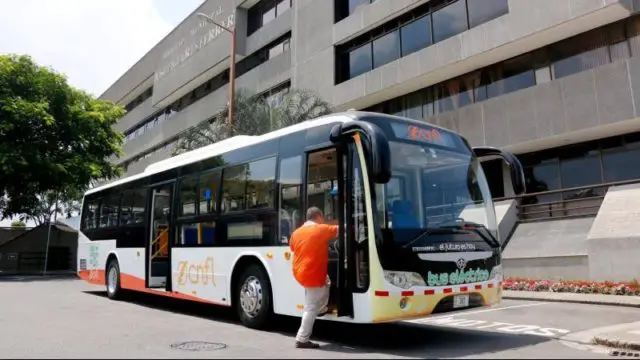 Electric bus in San José