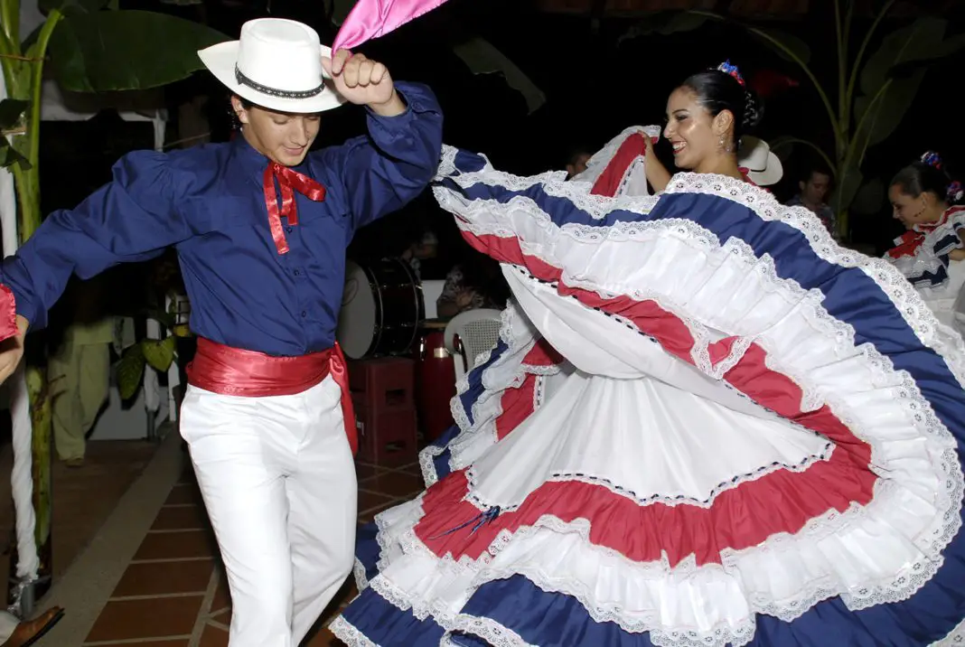 Danças Tipica Da Costa Rica - MODISEDU