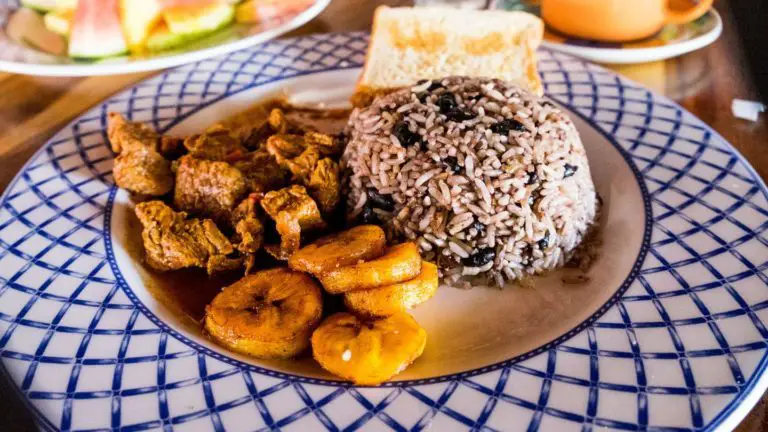 5 Typical Meals You Should Taste When Traveling to Costa Rica