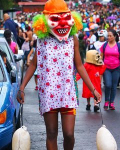Clown with pig bladders, Barva
