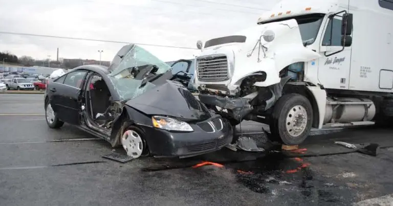 3 Steps Truckers Should Take After Being Involved in an 18-Wheeler Collision