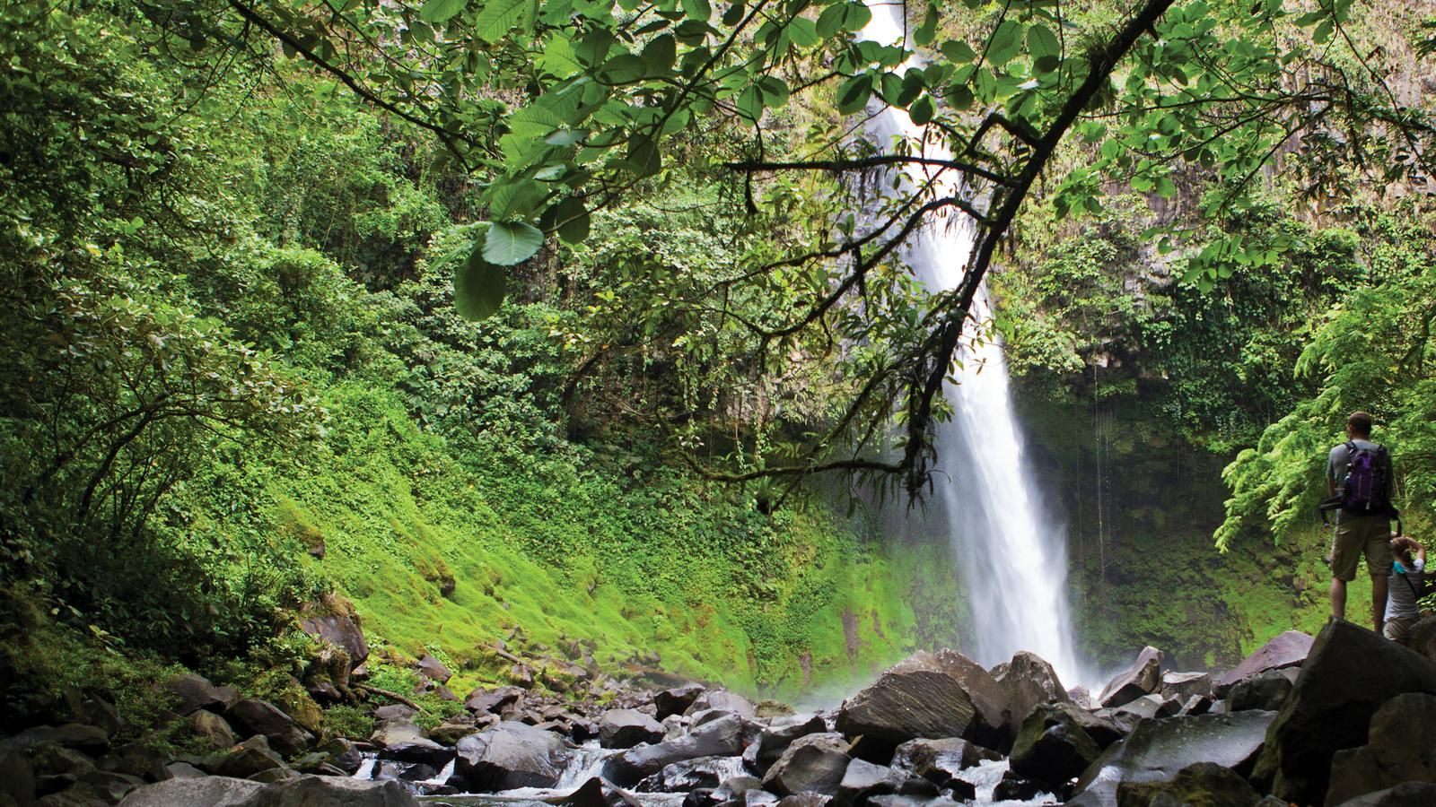 Natural-Landscape-in-Costa-Rica-2.jpg