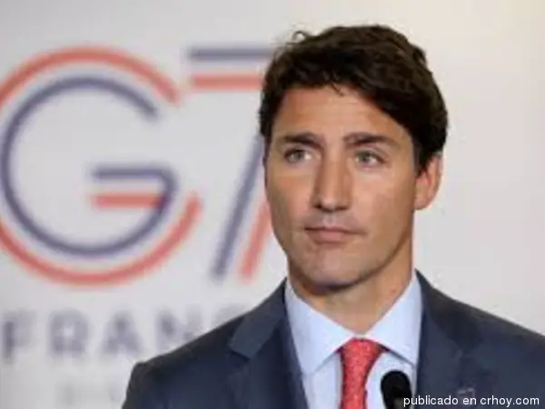 Justin Trudeau Leaves Happily after Surfing on Costa Rican Beaches and Promises to Return