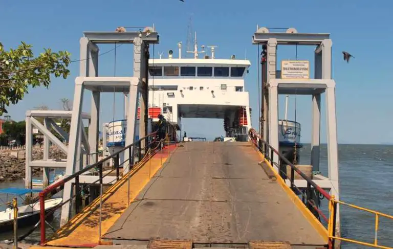 Ferry Connections between Puntarenas and Nicoya Will Be Suspended For the Time Being