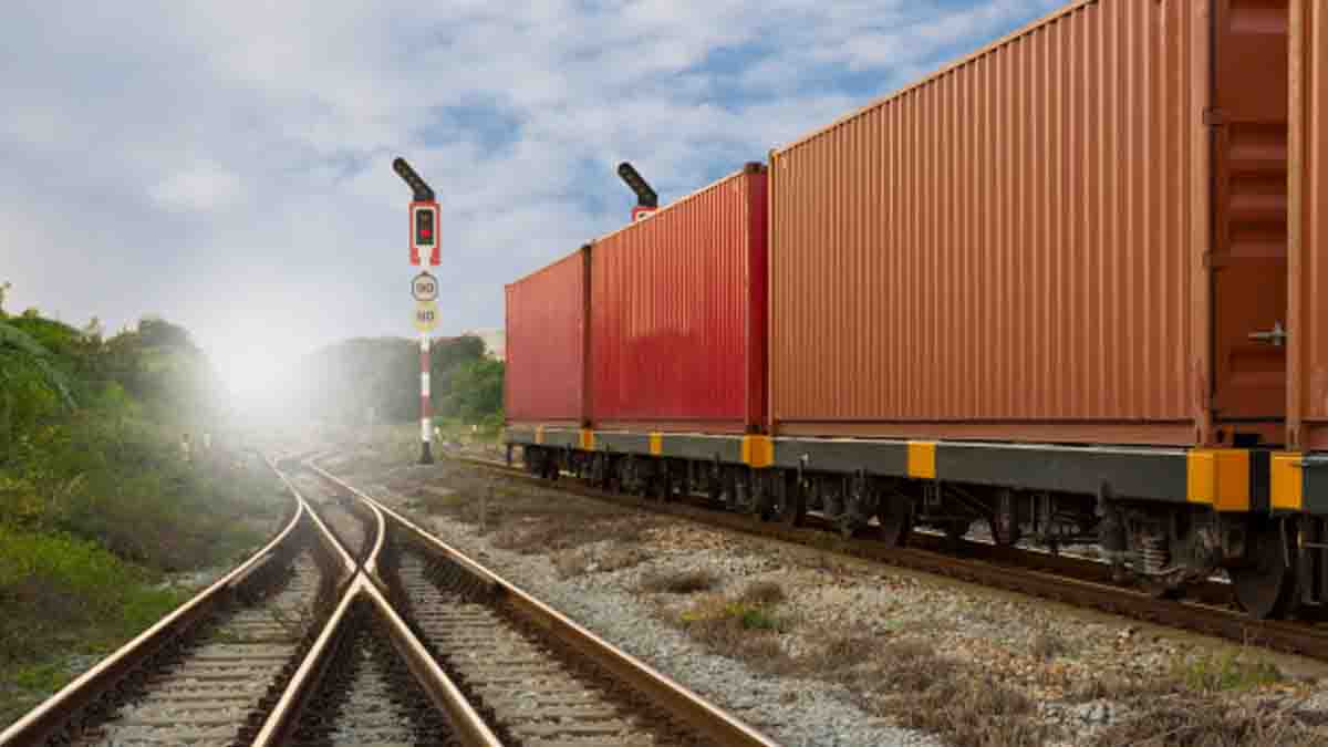 Limonense Electric Freight Train Could Reach San Carlos