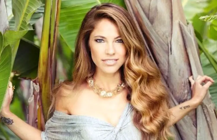 Costa Rican Singer-Songwriter Debi Nova Nominated for Three Latin Grammys