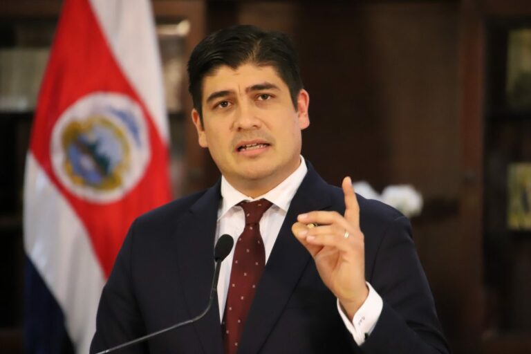 President Carlos Alvarado Insist on the need for an “Adjustment” to avoid Bankruptcy of the Country