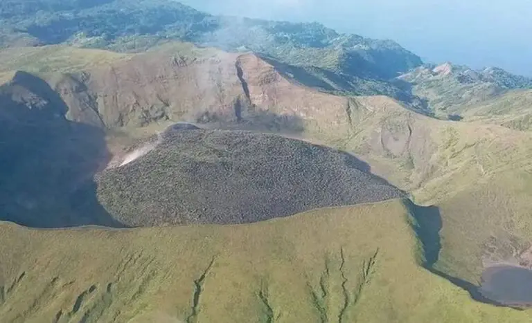 Alerts for Volcanic Eruptions on two Caribbean Islands