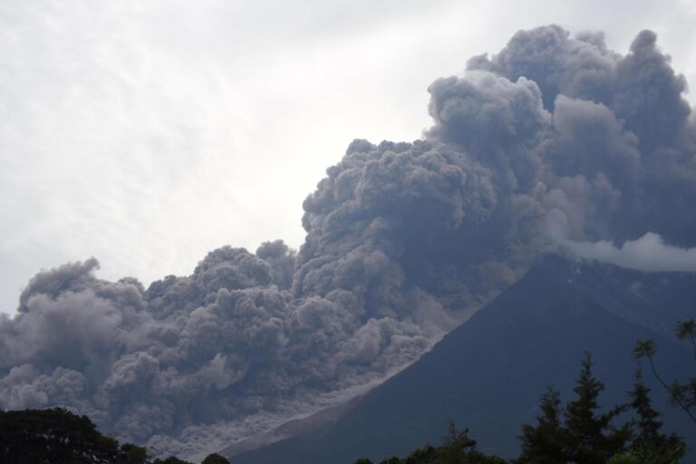 Guatemala Closes Three Air Navigation Routes Due to Volcanic Activity