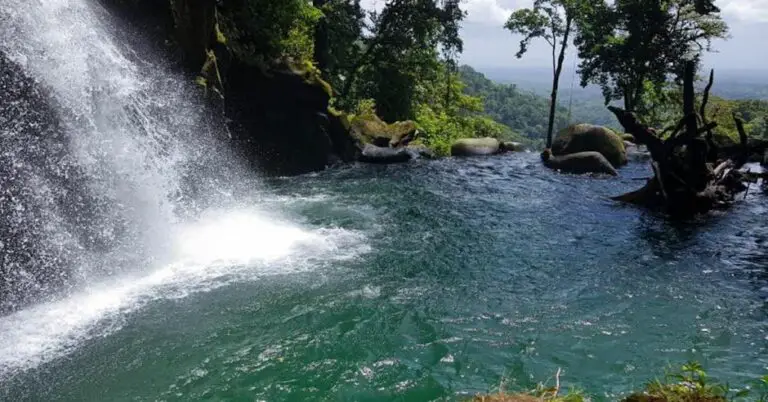 Hike to the “El Congo Waterfall” Near San José and its Natural Infinity Pool