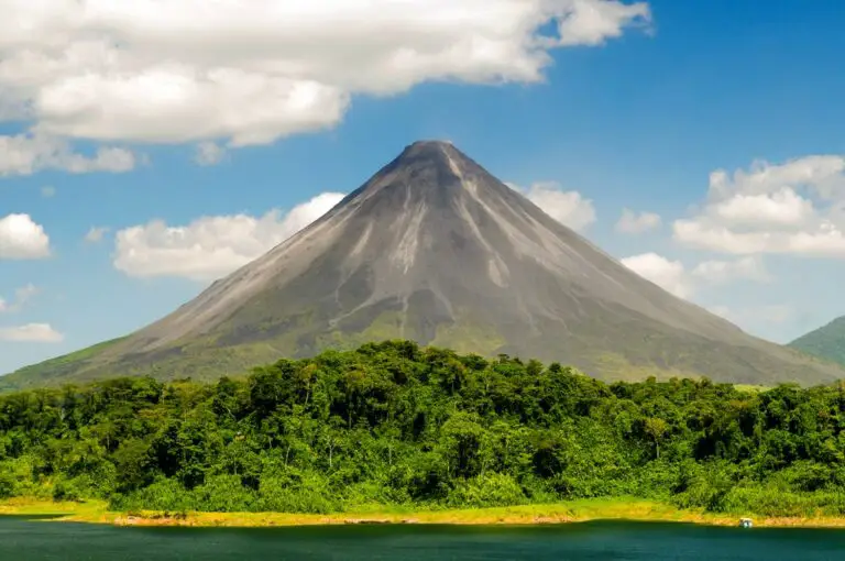 5 Volcanoes in Costa Rica That You Have To Visit