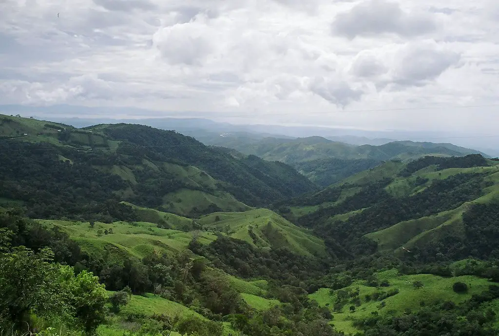 Do you prefer “The Jungle” or “The Beach”? Travel To Costa Rica