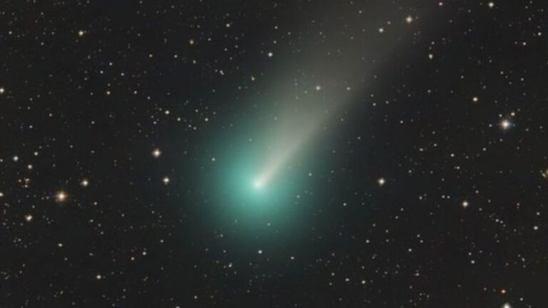 The Christmas Star: How and When You Can See Leonard’s Comet with the Naked Eye