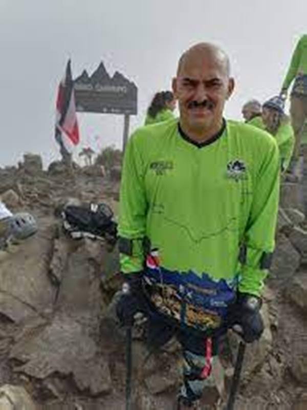 Inspiring: With Only One Leg This Brave Tico Climber Reached The Top Of Cerro Chirripó