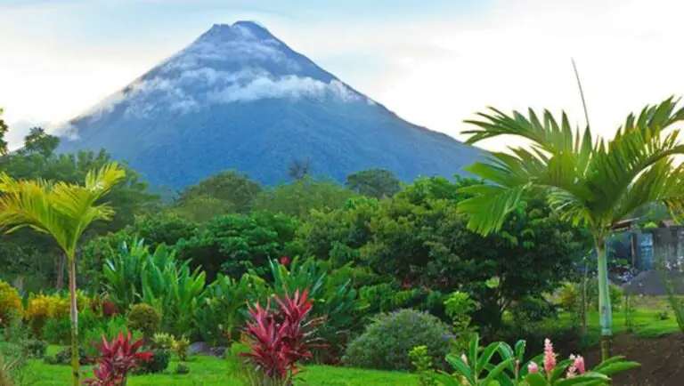 A Walk Through the Most Important Peaks of Costa Rica