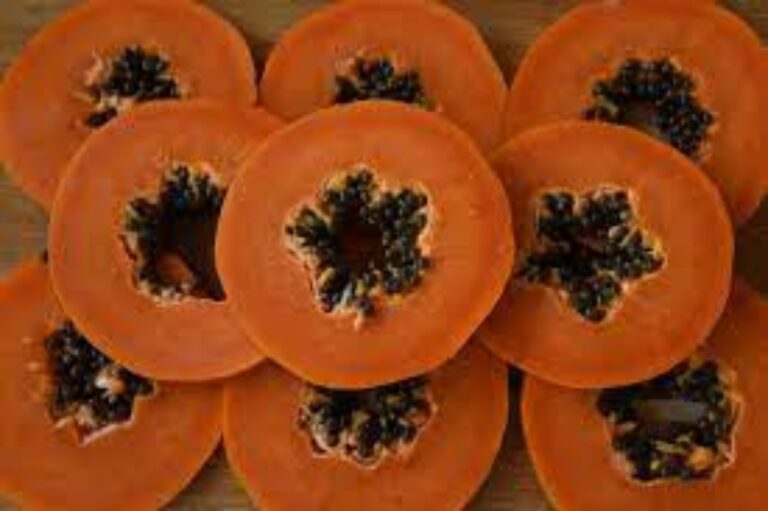 Costa Rica Produces Three New Varieties of Papaya and the Cost of this Fruit Could Drop Sharply