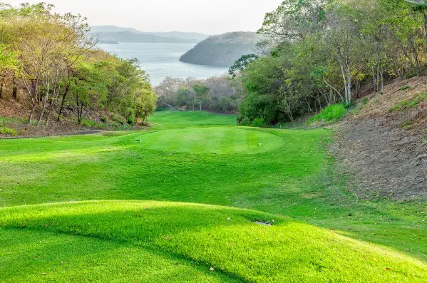 An Expat’s Guide to the Best Golf Courses in Costa Rica In 2022