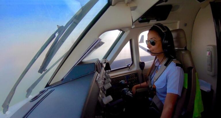 Mónica Correa: The Costa Rican Who Dreamed of Being a Pilot Since She Was a Child