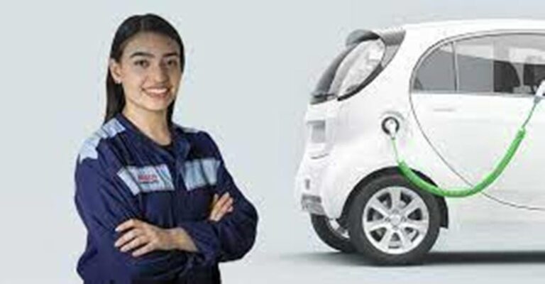 The First Costa Rican Woman to be an Electric Car Mechanic: Keisy Marrero