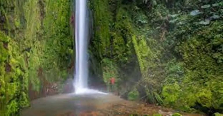 Costa Rican Mountaineers Found a 130 Meter High Waterfall Of Hot Springs Water