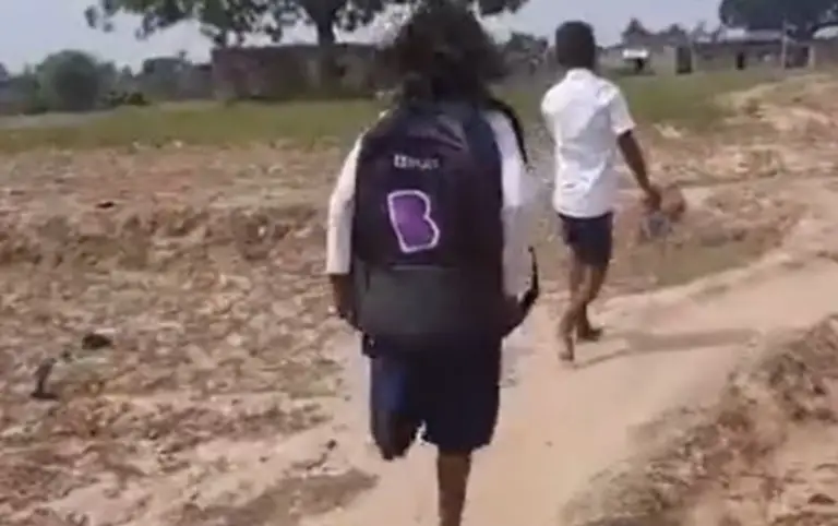 Girl Who Lost Her Leg in an Accident Jumps 1kilometer a Day to Get to School