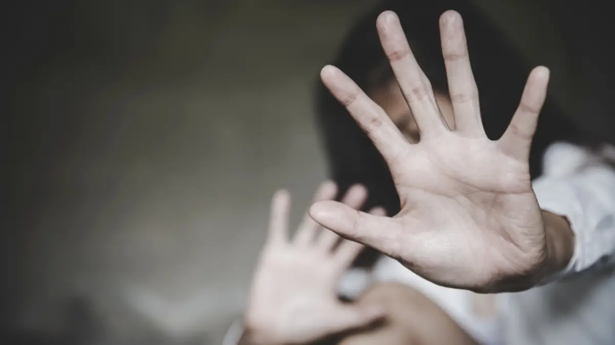 Violate rights. Стоп харассмент. Stop Harassment. Human rights infringement.