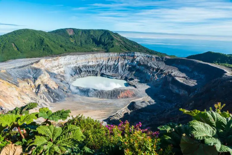 212 People Have Been Caught Putting Their Lives at Risk this Year by Entering the Poás and Turrialba Volcanoes in Costa Rica