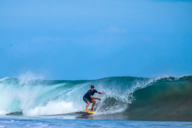 Citizen Initiative Allows the Costa Rican National Surfing Team to Compete in Panama