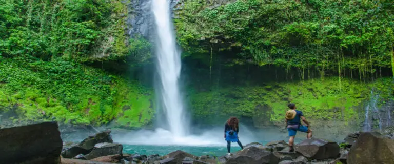 Discovery Network Highlights Video of a Waterfall in Costa Rica on its Social Networks