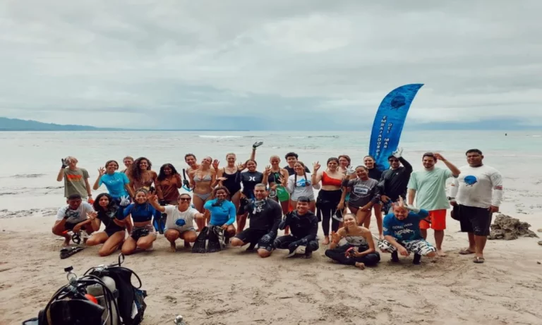 100 Participants Collected Half a Ton of Waste From the Costa Rican Seabed