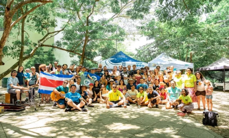 More than 100 Volunteers Cleaned Tamarindo Beach