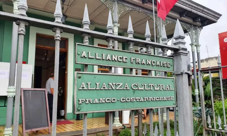 <strong>Alliance Française Costa Rica Will Offer Free Digital Art Galleries Audiovisual Workshops and Virtual Reality Apps</strong>