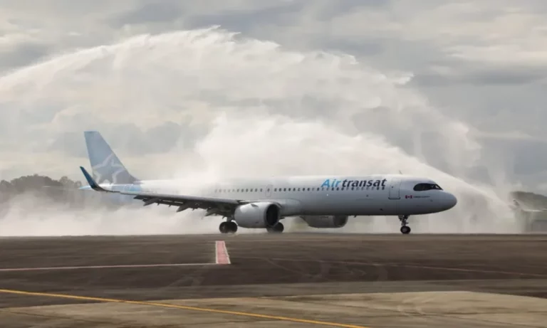 Canadian Airline Air Transat